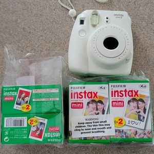 Fujifilm INSTAX Mini 8 Instant Camera & 80 sheets of film